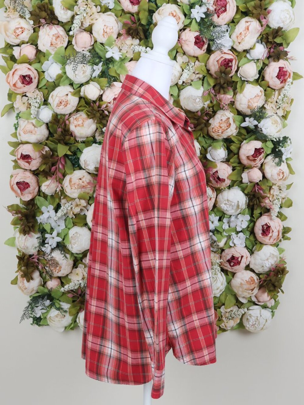 Life Is Good Womens Classic Fit, Small, Red Long Sleeve Plaid Button-Down Shirt - Picture 4 of 7